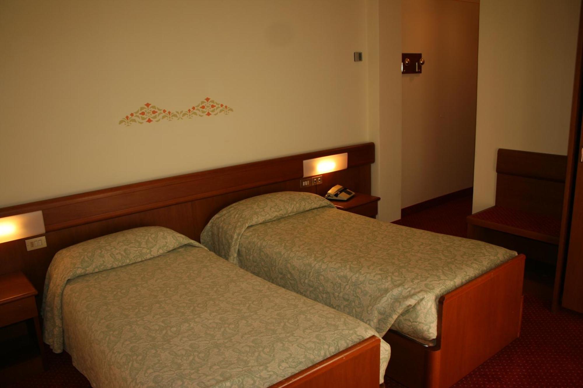 Hotel Collini Пинцоло Экстерьер фото