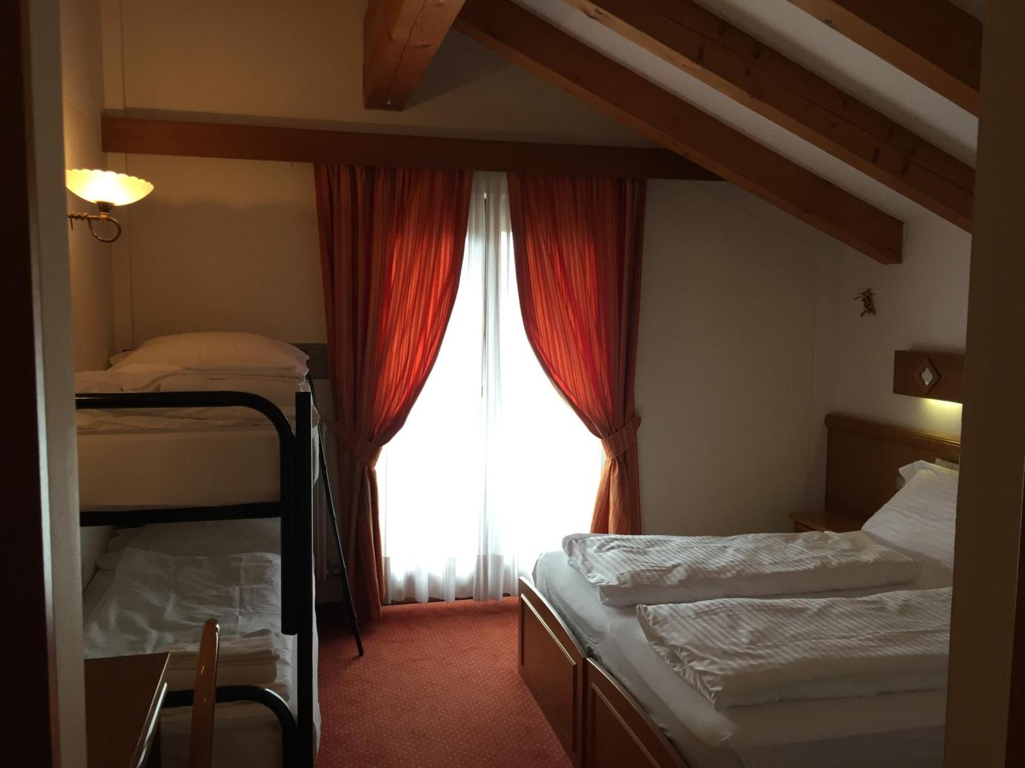Hotel Collini Пинцоло Экстерьер фото