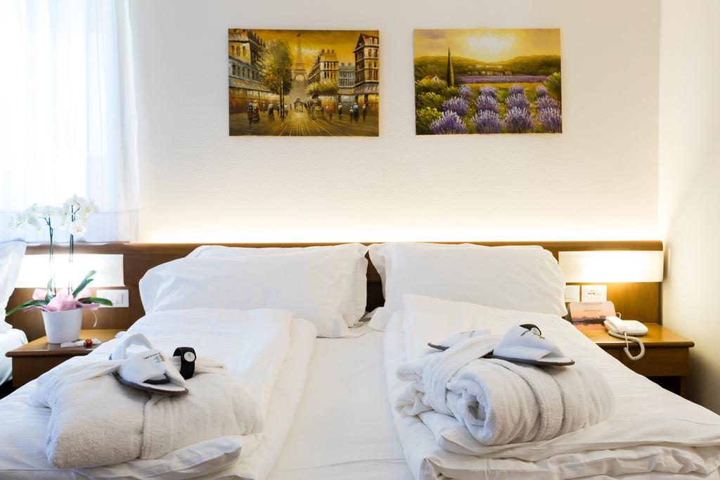 Hotel Collini Пинцоло Экстерьер фото