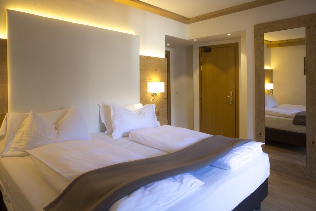 Hotel Collini Пинцоло Экстерьер фото