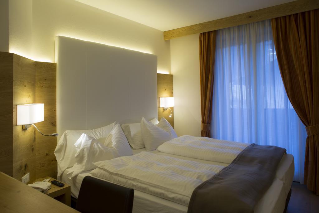 Hotel Collini Пинцоло Экстерьер фото