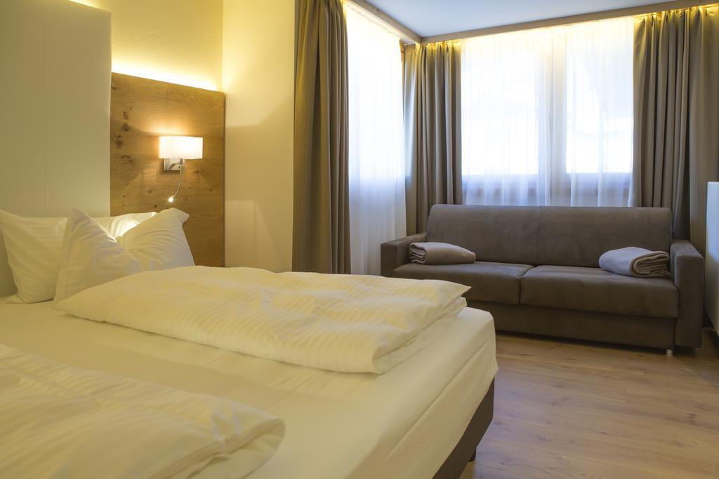 Hotel Collini Пинцоло Экстерьер фото