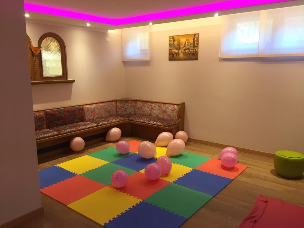 Hotel Collini Пинцоло Экстерьер фото
